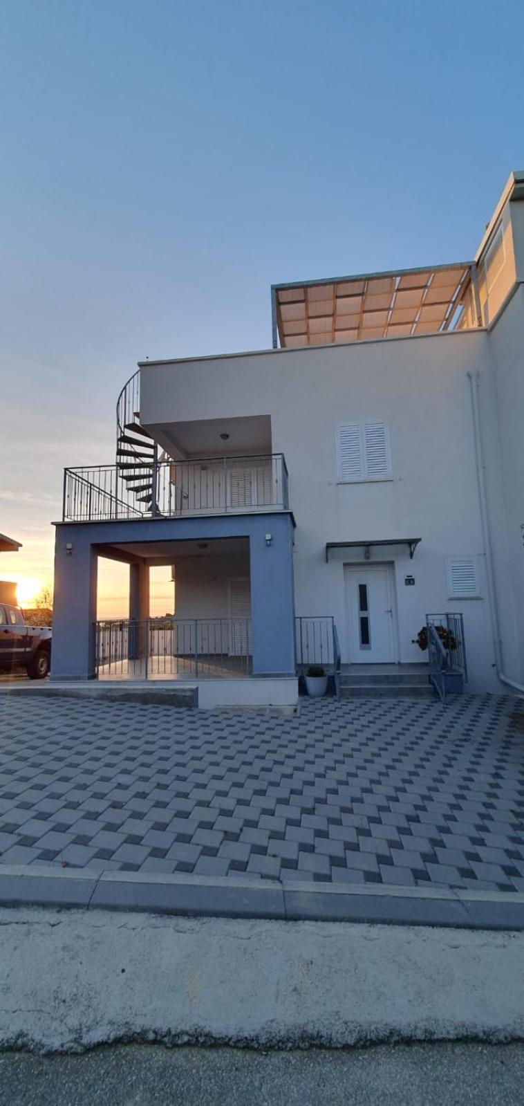 Matoc Apartments Murter Exterior photo